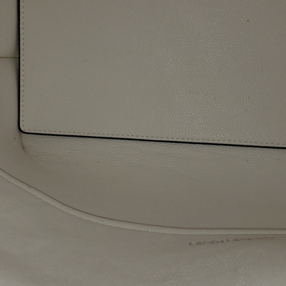 BEAUTIFUL  NeW Calvin Klein Tote with Matching Wristlet 🌼 Purse Bag Reversible - Picture 11 of 11